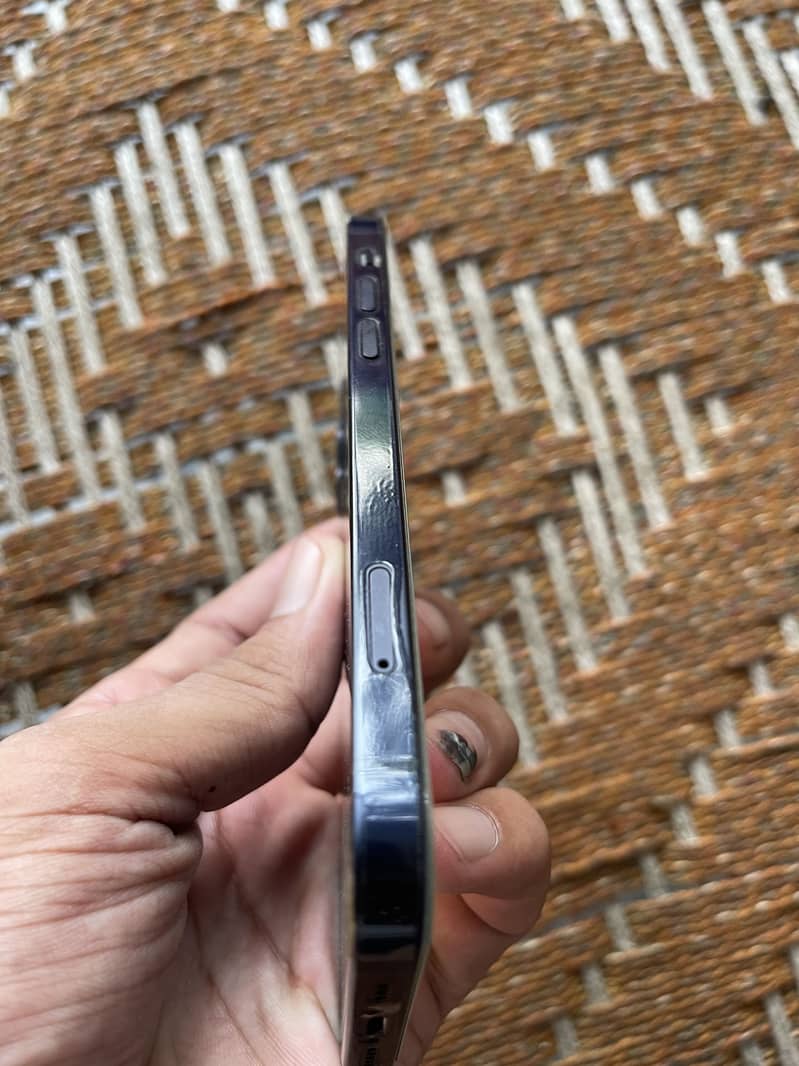 Apple iPhone 12 2