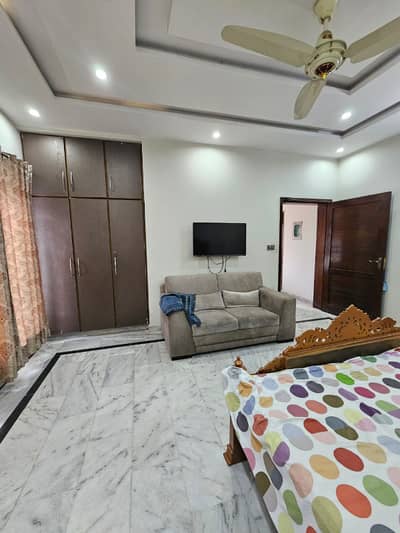 MOBEEN Girls Hostel Room