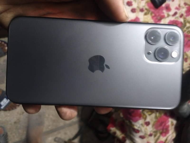 Apple iPhone 11 Pro 1