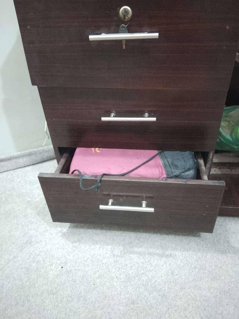 Dressing Table 0