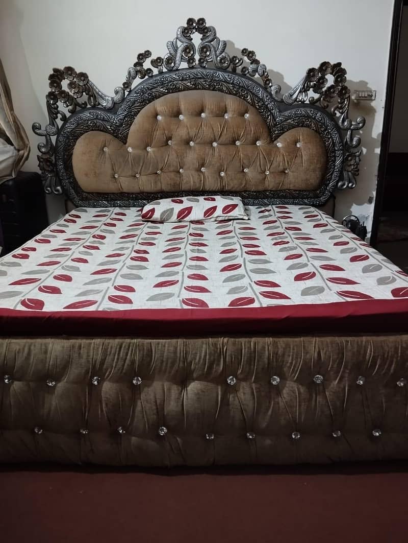 king size master bed| king size bed | bed with side table 0
