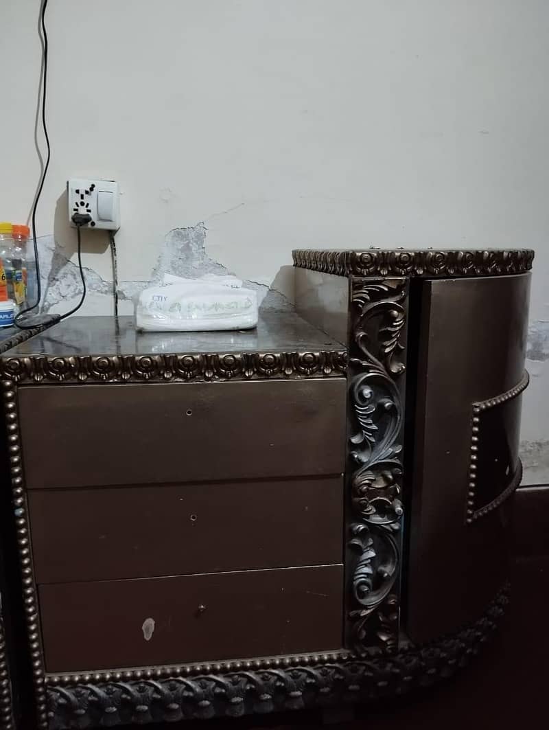 king size master bed| king size bed | bed with side table 3