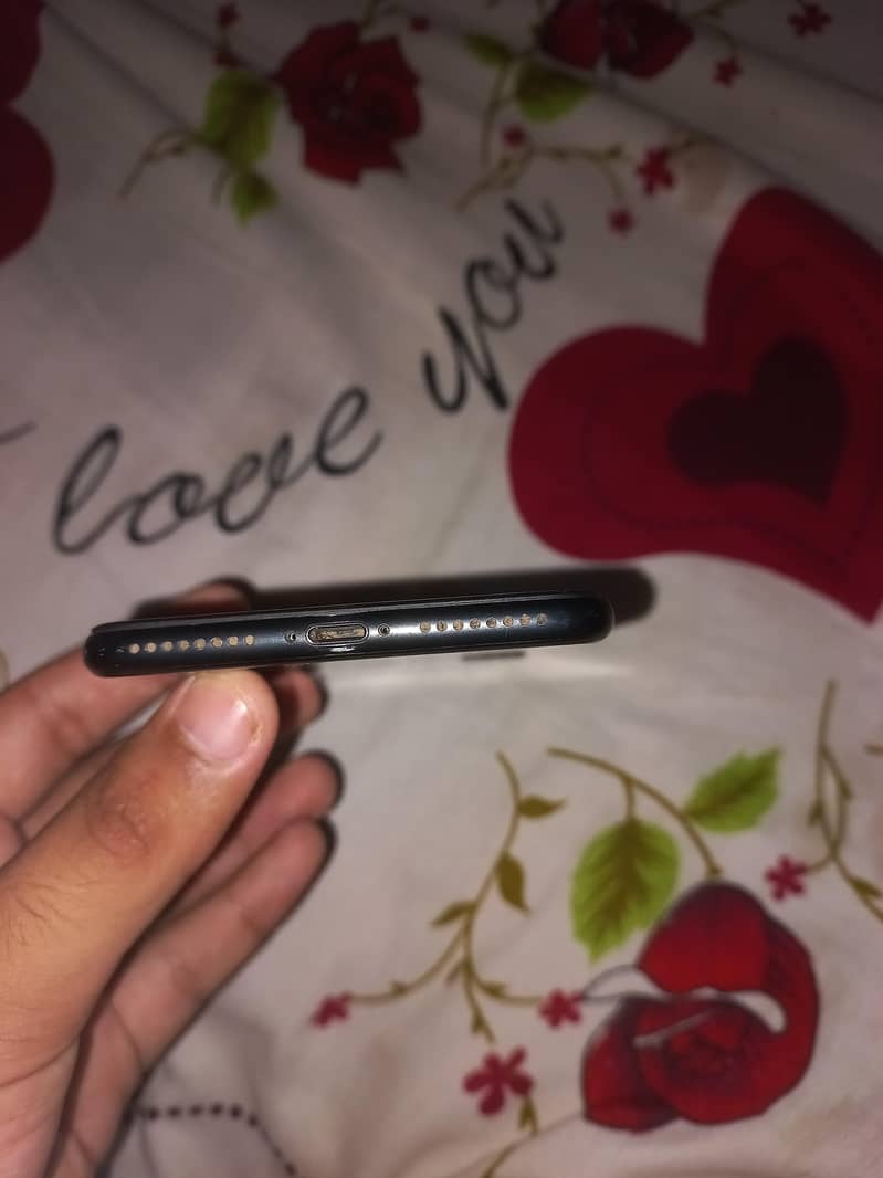 Apple iPhone 7 Plus 2