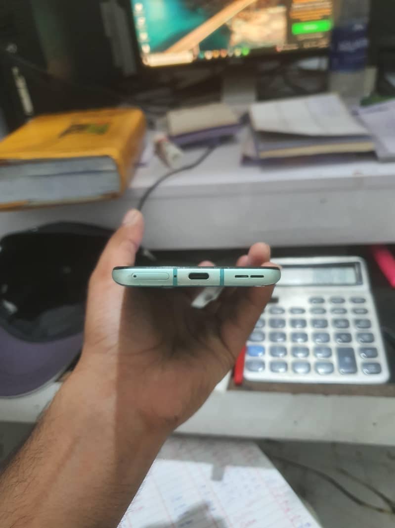 One Plus 8T 6
