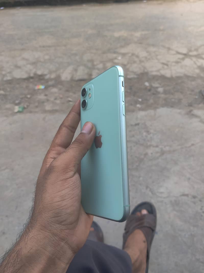 Apple iPhone 11 0