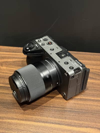 Sony FX30 + Sigma 30mm F1.4 | Box & Variable ND Filter