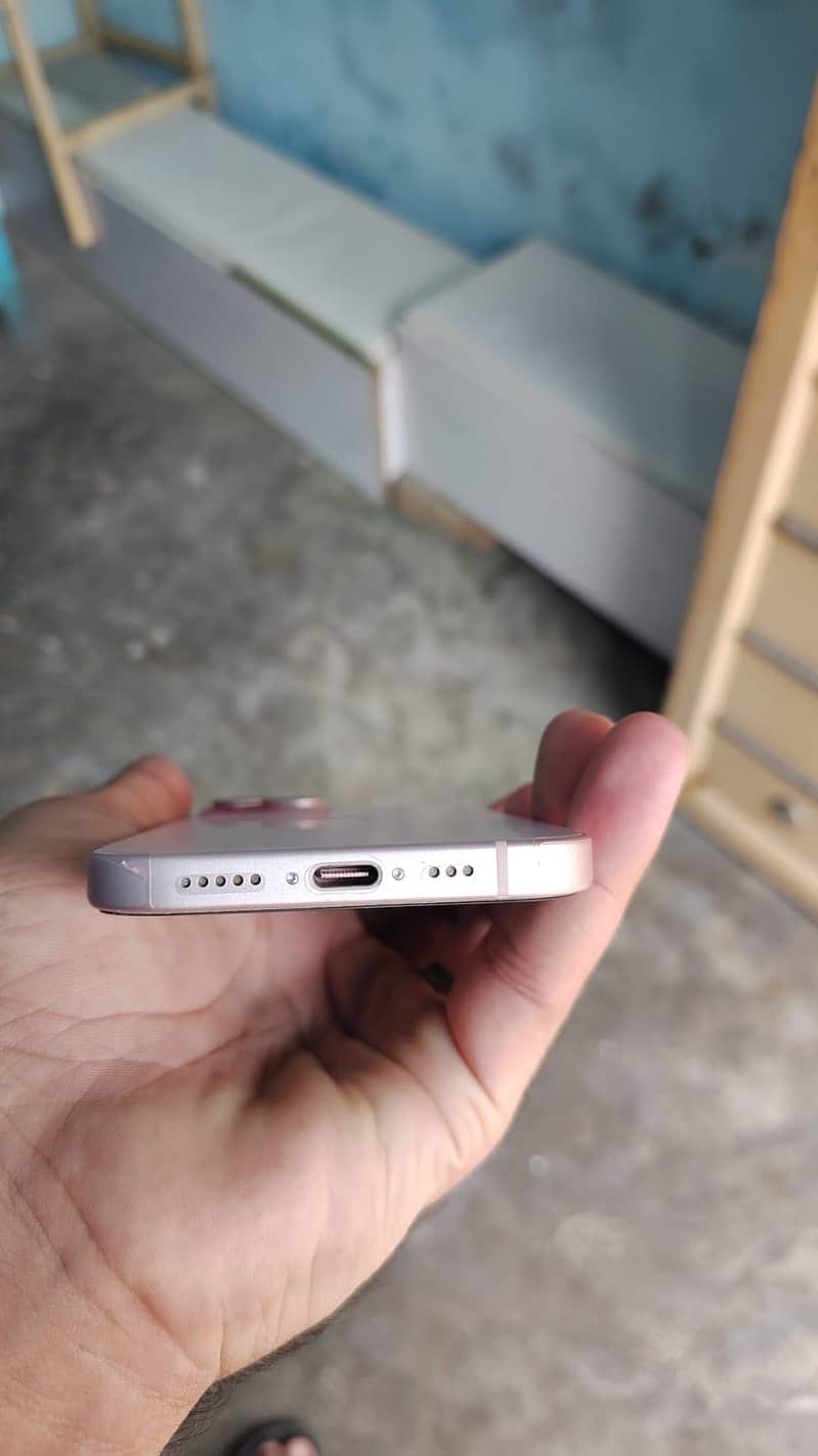 Apple iPhone 15 5