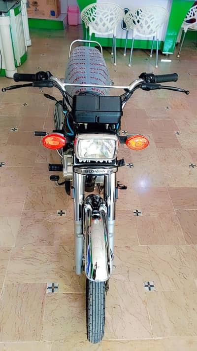 Honda 125 Black