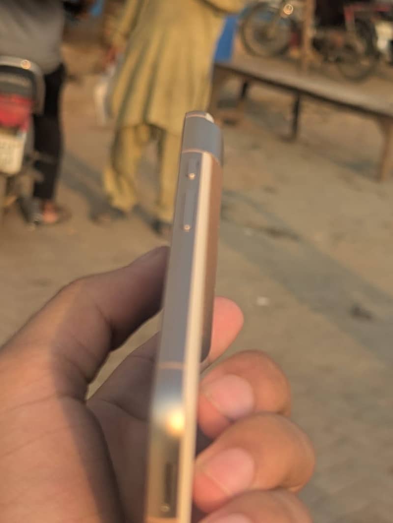 Google Pixel 8 2