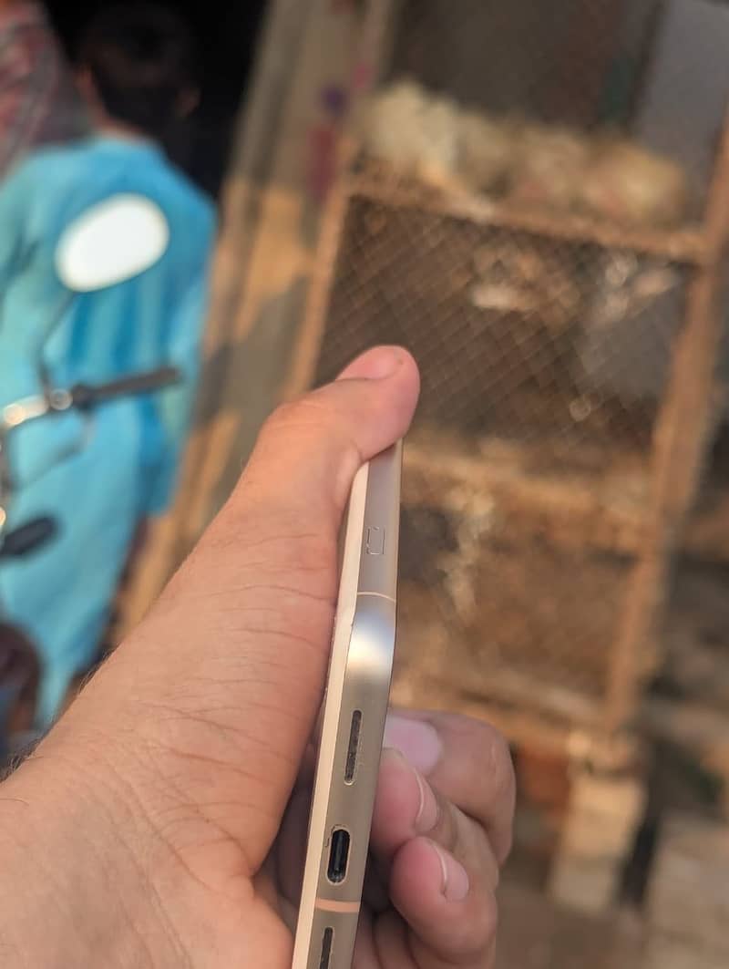 Google Pixel 8 6