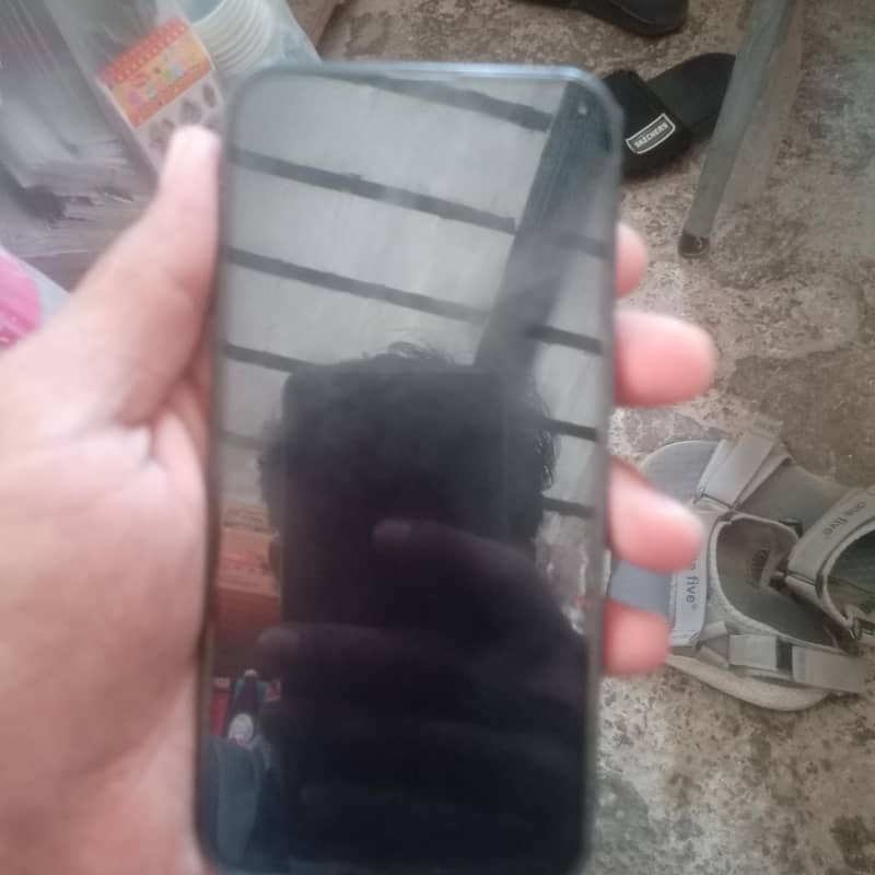 Apple iPhone 13 2