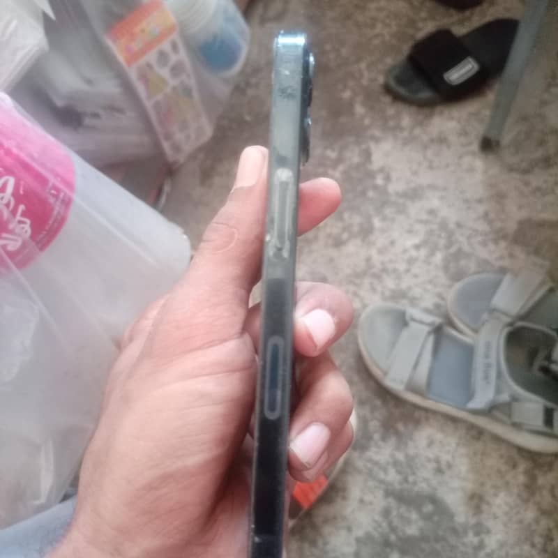 Apple iPhone 13 3