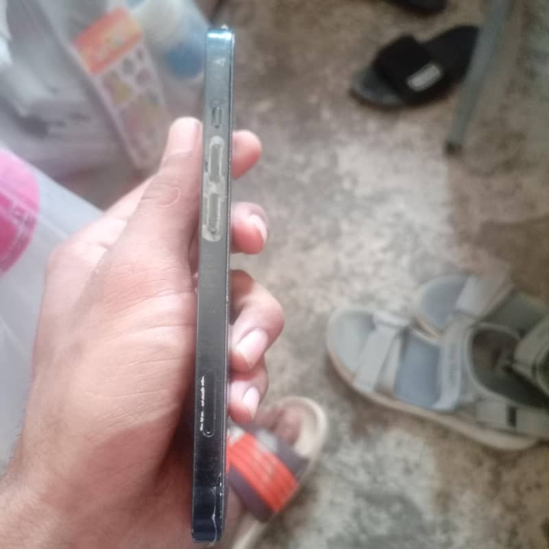 Apple iPhone 13 4