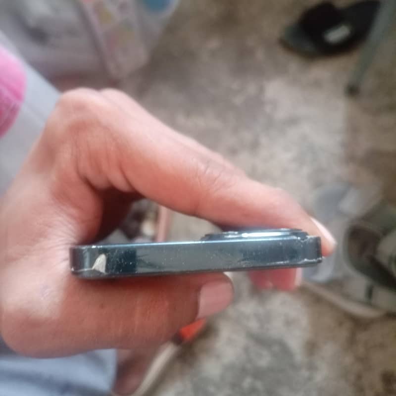 Apple iPhone 13 6