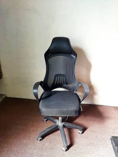 Office K model table with Office Chair