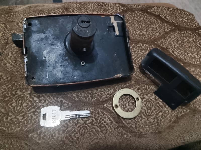 Gate lock 1