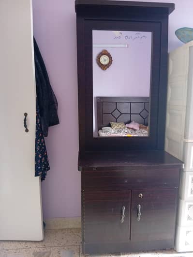 Dressing table