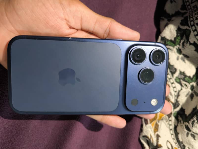 Apple iPhone 17 Pro 4