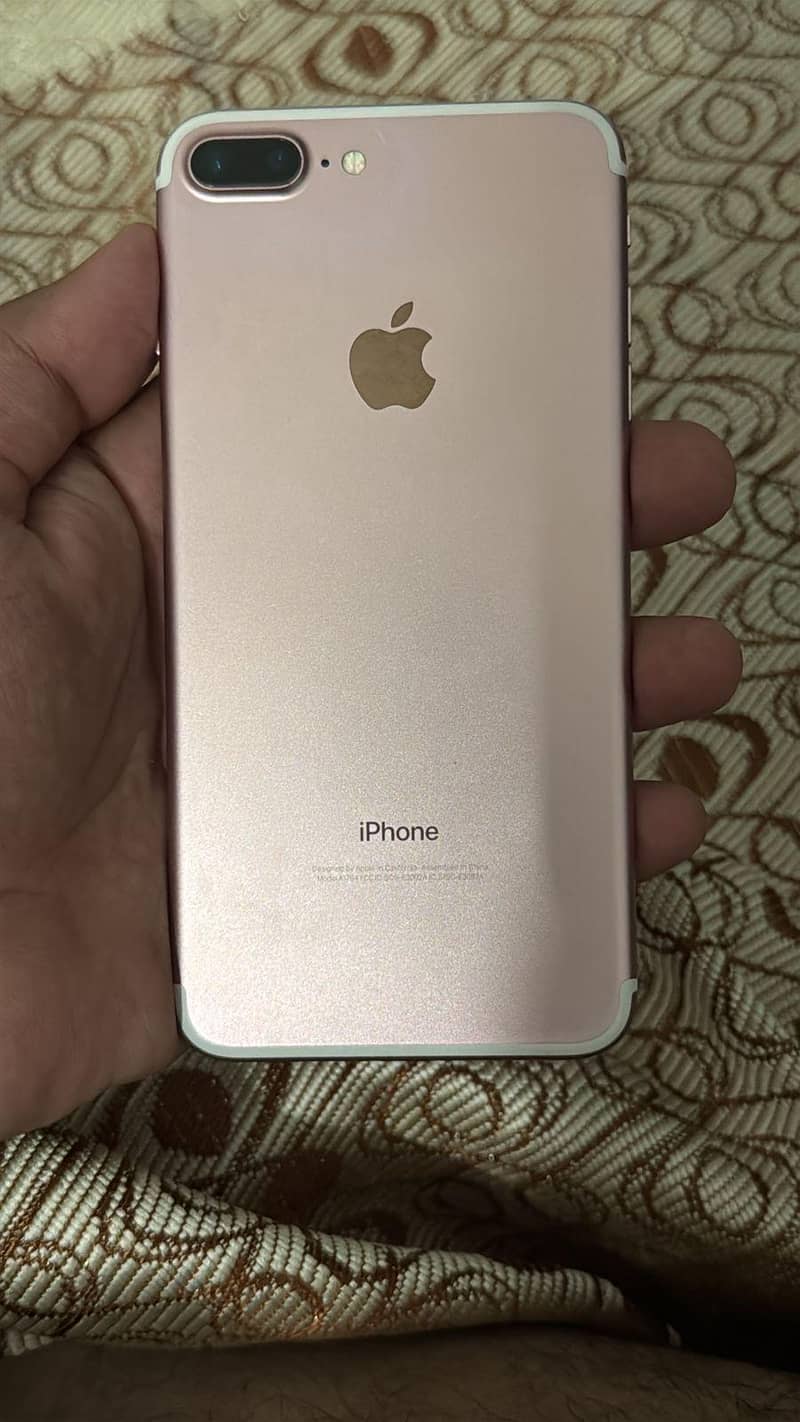 Apple iPhone 7 Plus 0