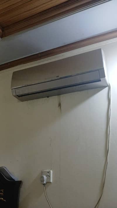 GREE AC INVERTER 1.5TON WORKING CONDITION