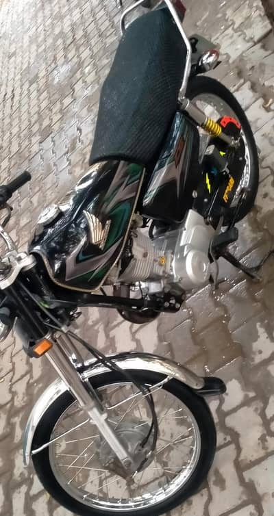 Honda CG 125cc 03106095670 Read add