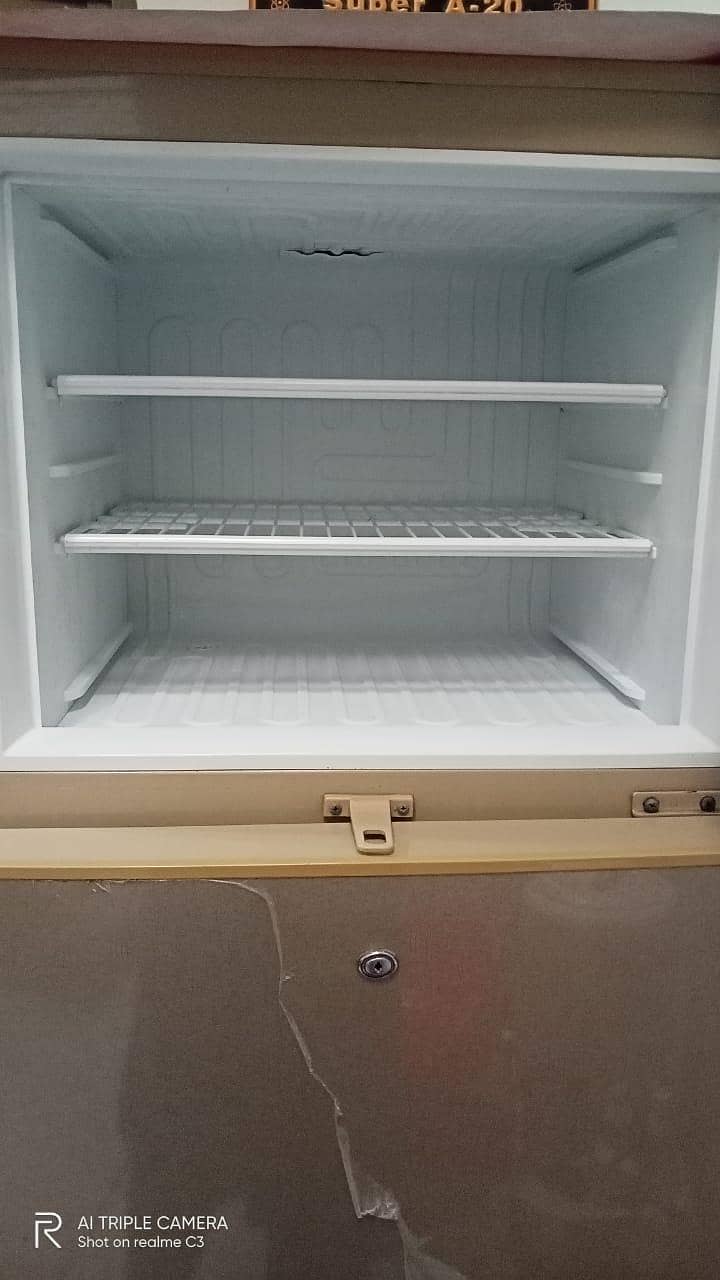 PELL REFRIGERATOR 1
