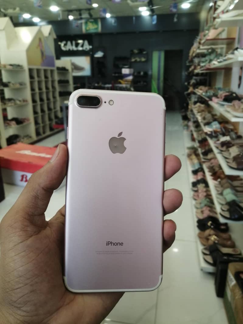 Apple iPhone 7 Plus 5