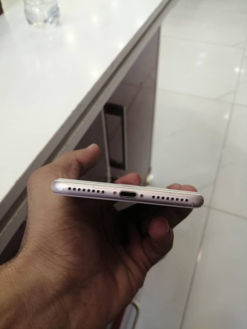 Apple iPhone 7 Plus 8