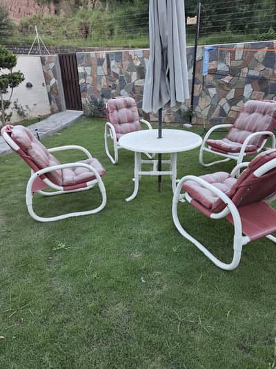 garden chairs and table