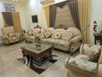 Royal Victorian Carved 9-Seater Sofa Set with Matching Center Table
