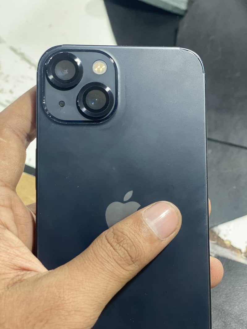 Apple iPhone 13 4