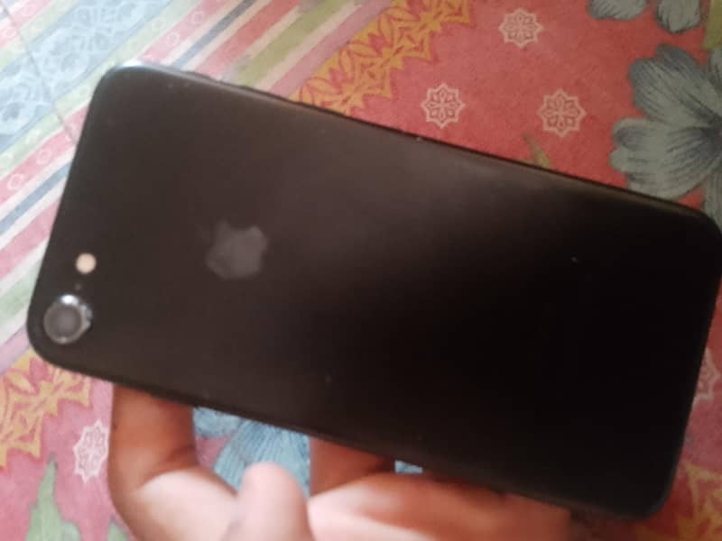 Apple iPhone 7 0