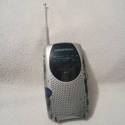Vintage Pocket Size Radio