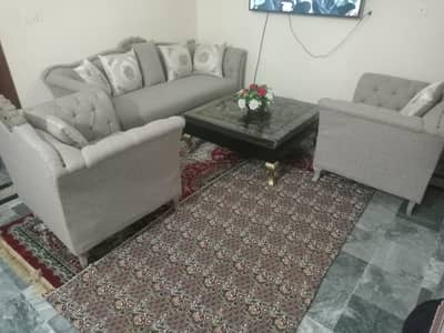 7 seater sofas in new condition for sale