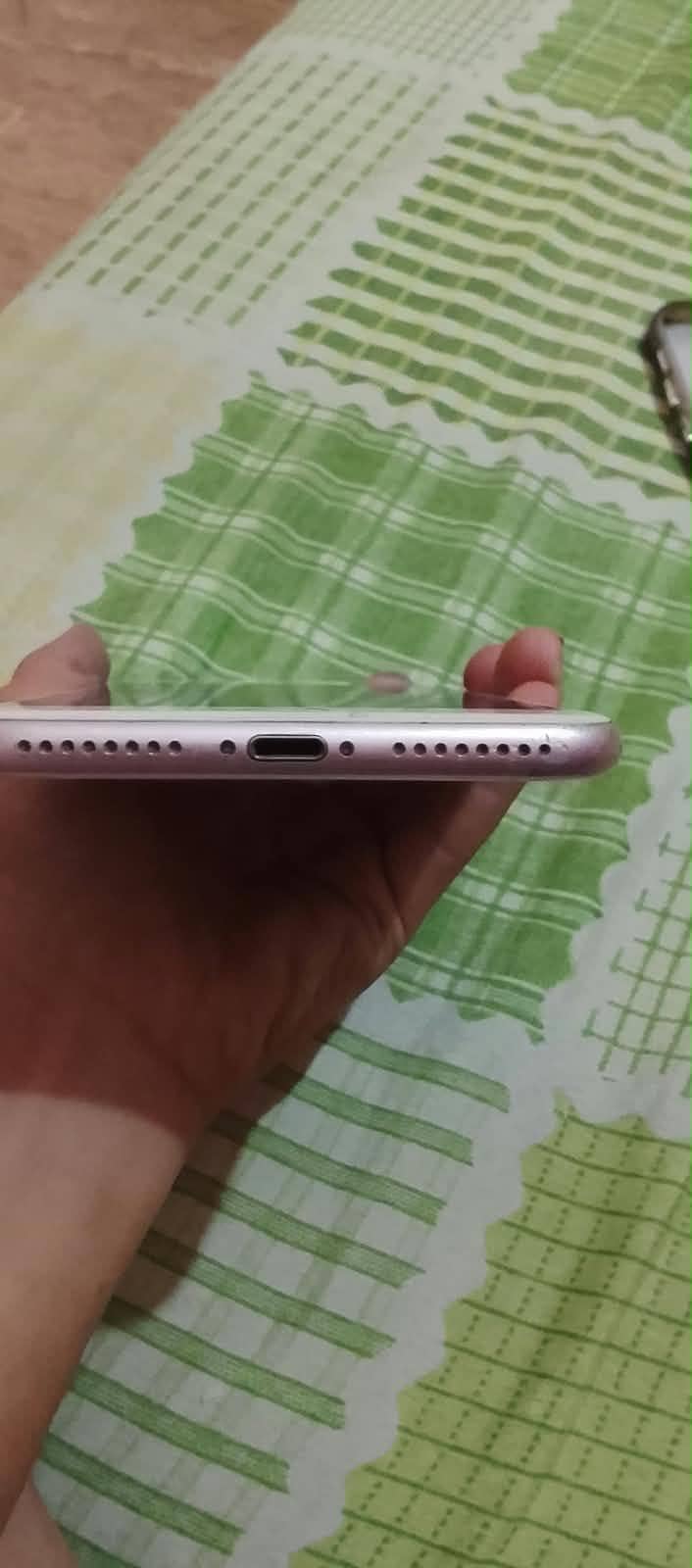 Apple iPhone 7 Plus 0