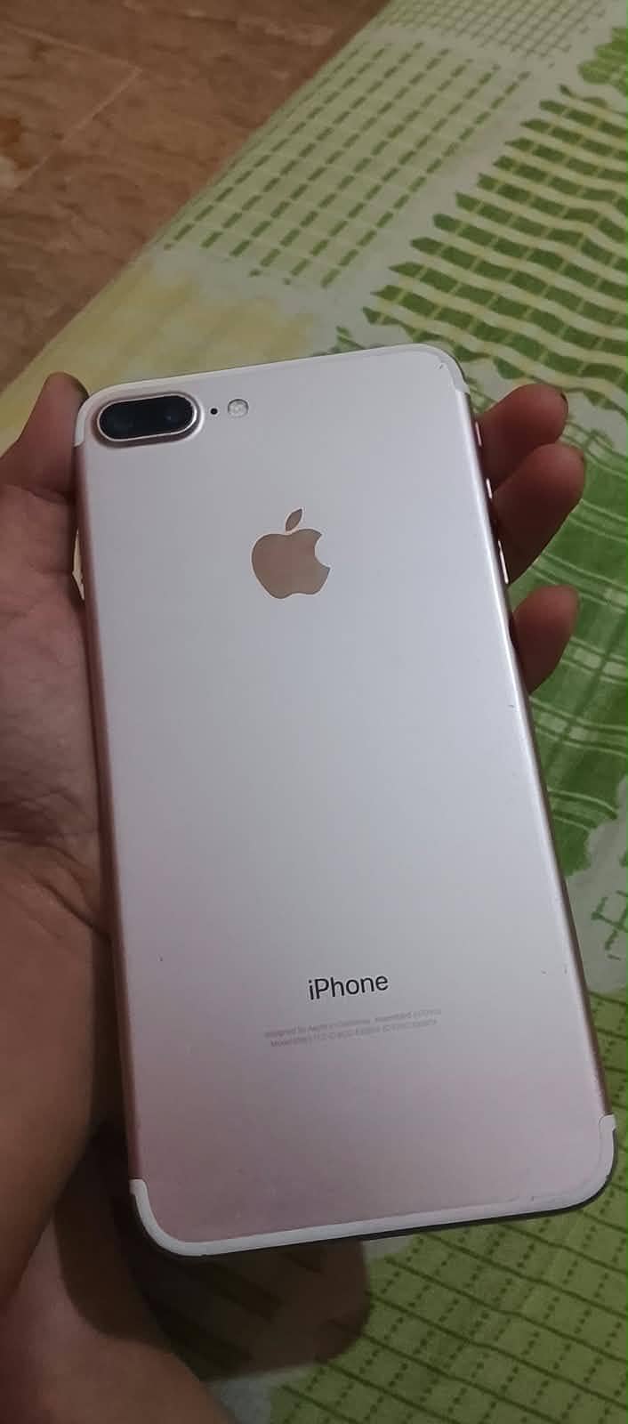 Apple iPhone 7 Plus 2