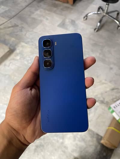 Infinix hot 60i 6/128
