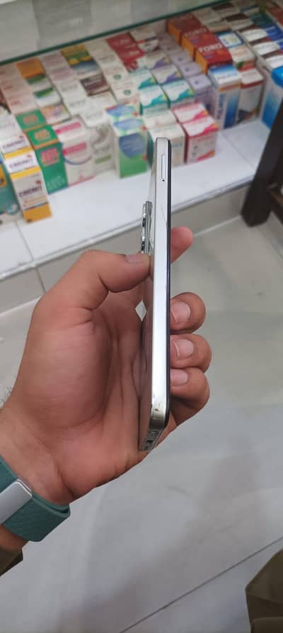 Infinix hot 60i 6+4/128 only serious byers