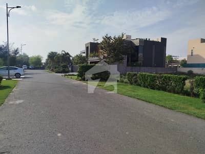 1 Kanal Main ki Back Prime Location Plot For Sale
