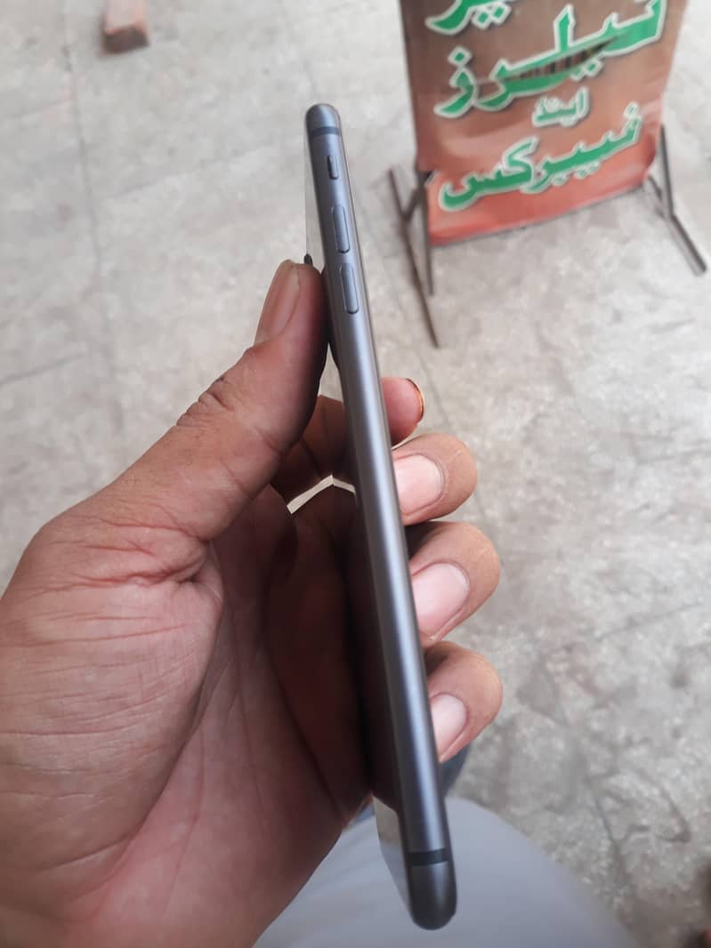 Apple iPhone 8 Plus 2