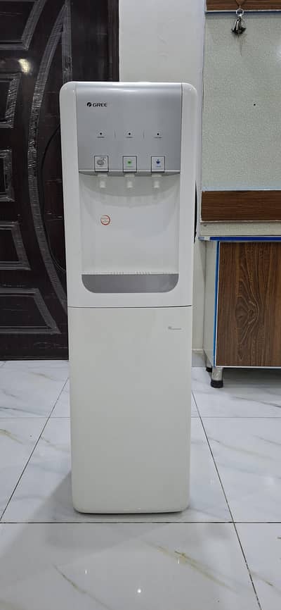 Gree Hot & Cold Water Dispenser | Good Condition