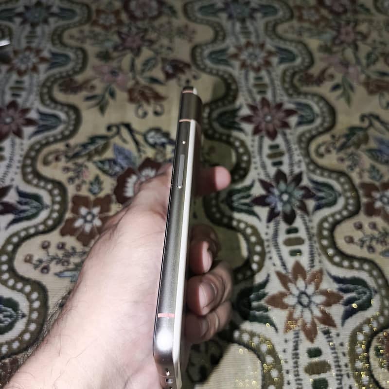 Google Pixel 8 2