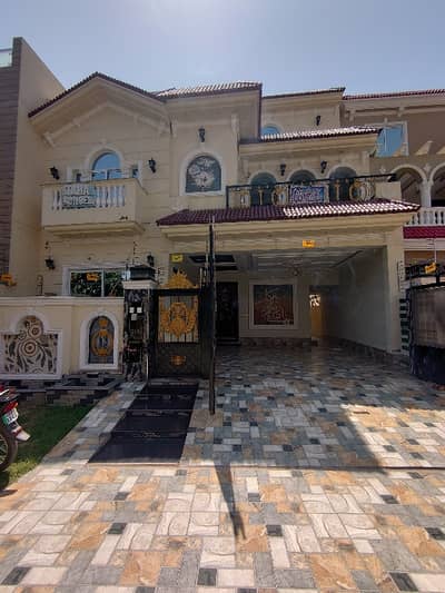 10 Marla Brand New Luxury House For Sale