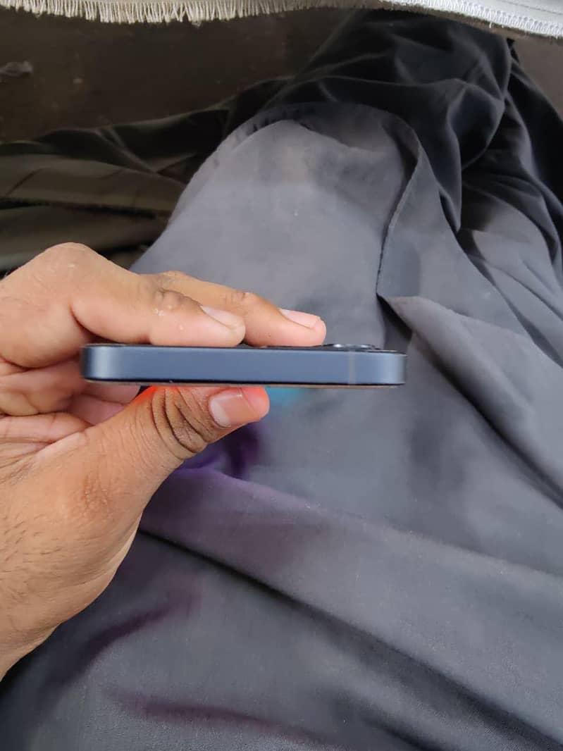 Apple iPhone 12 7