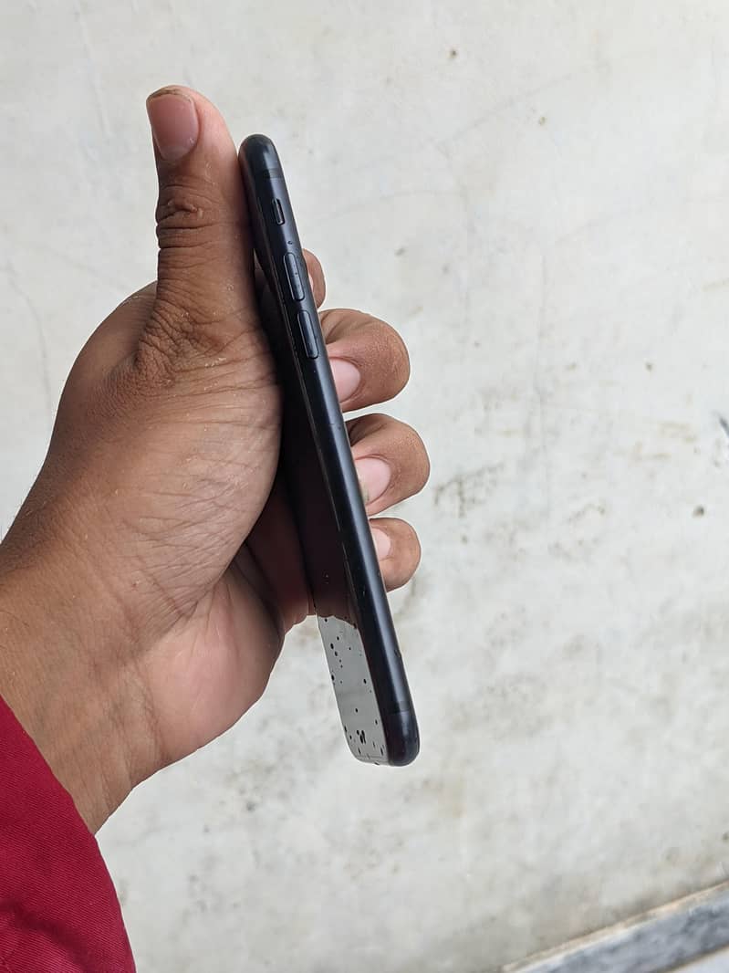 IPHONE SE 2 5