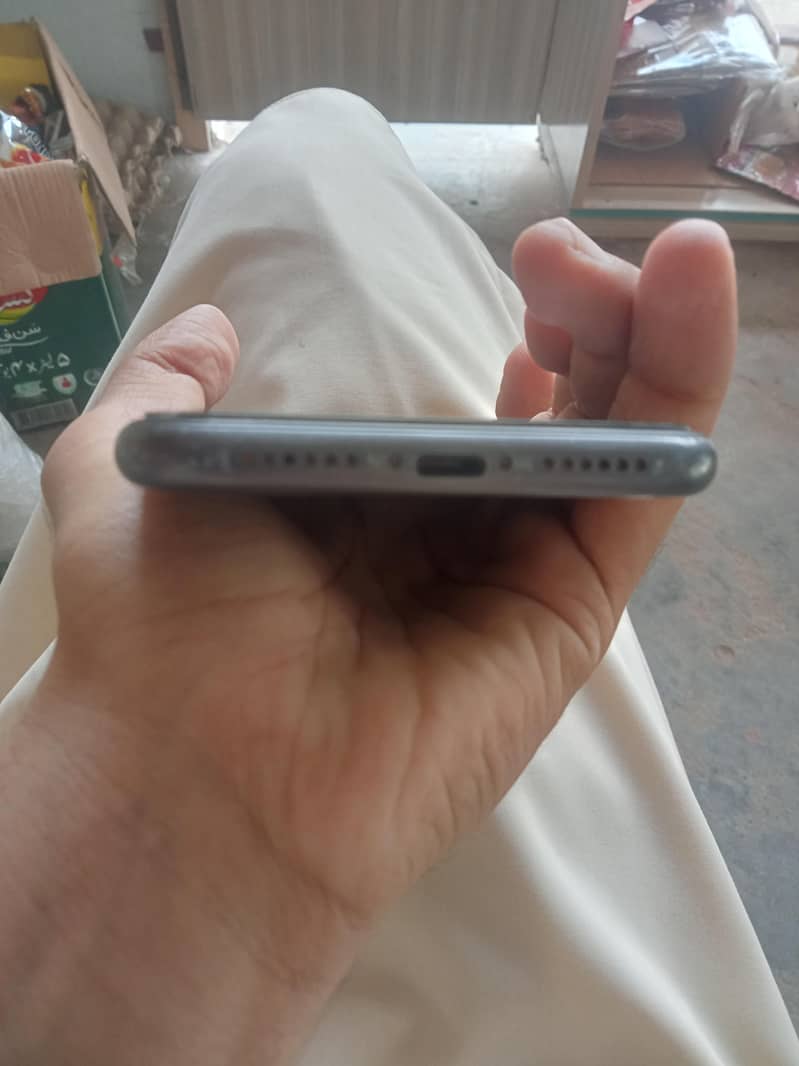 Apple iPhone 11 2