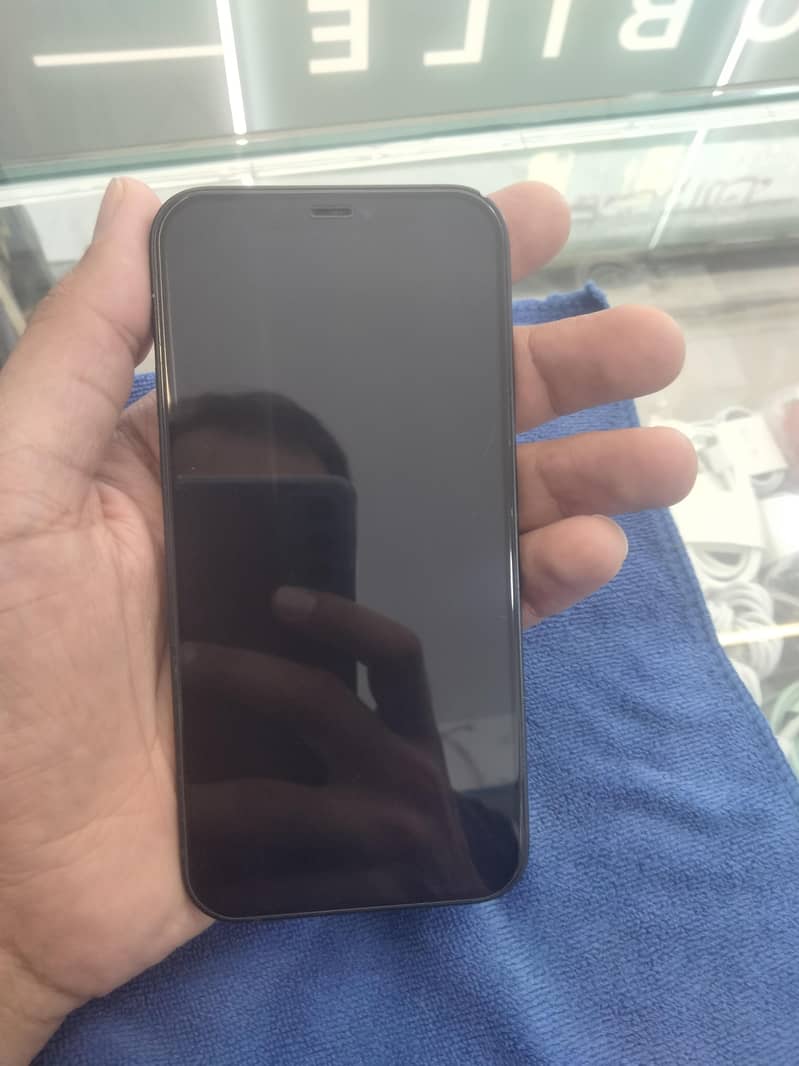 Apple iPhone 12 0