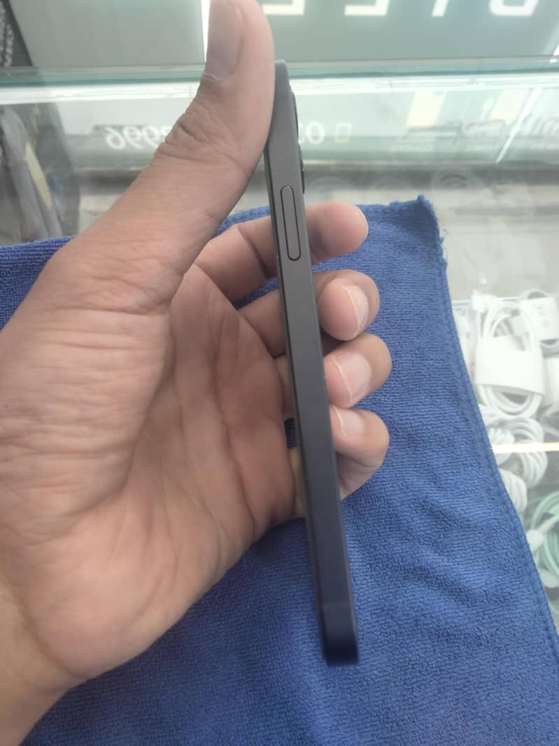 Apple iPhone 12 2