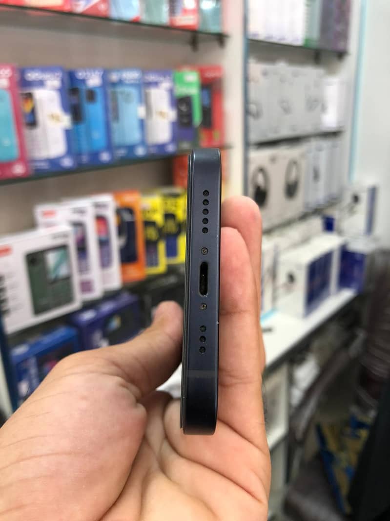Apple iPhone 12 7