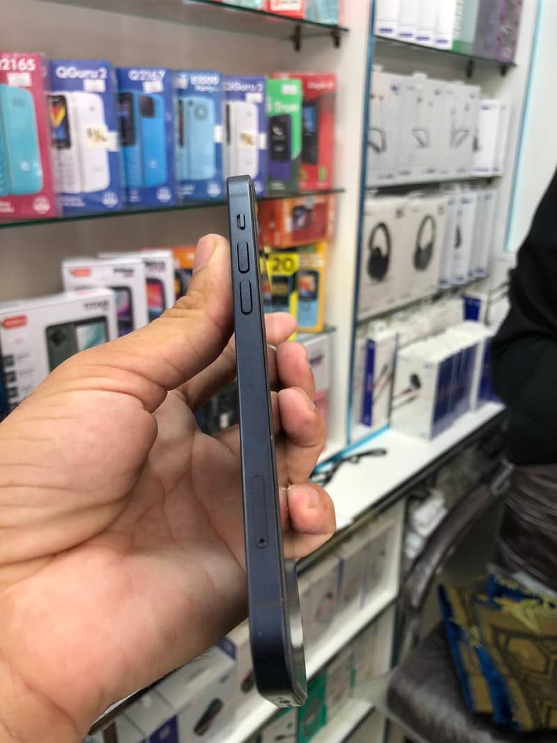 Apple iPhone 12 8